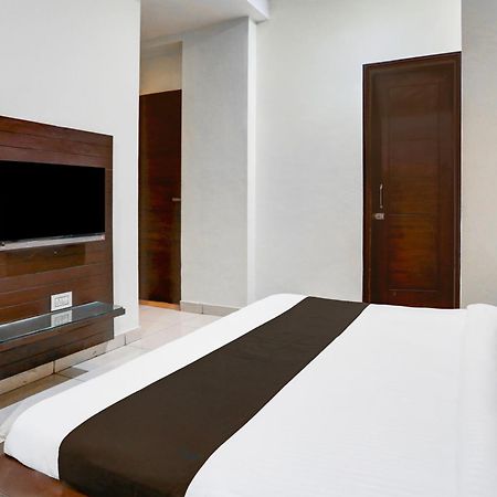 Hotel Super Collection O Railway Station Road Near Clock Tower Ludhiana Exterior foto