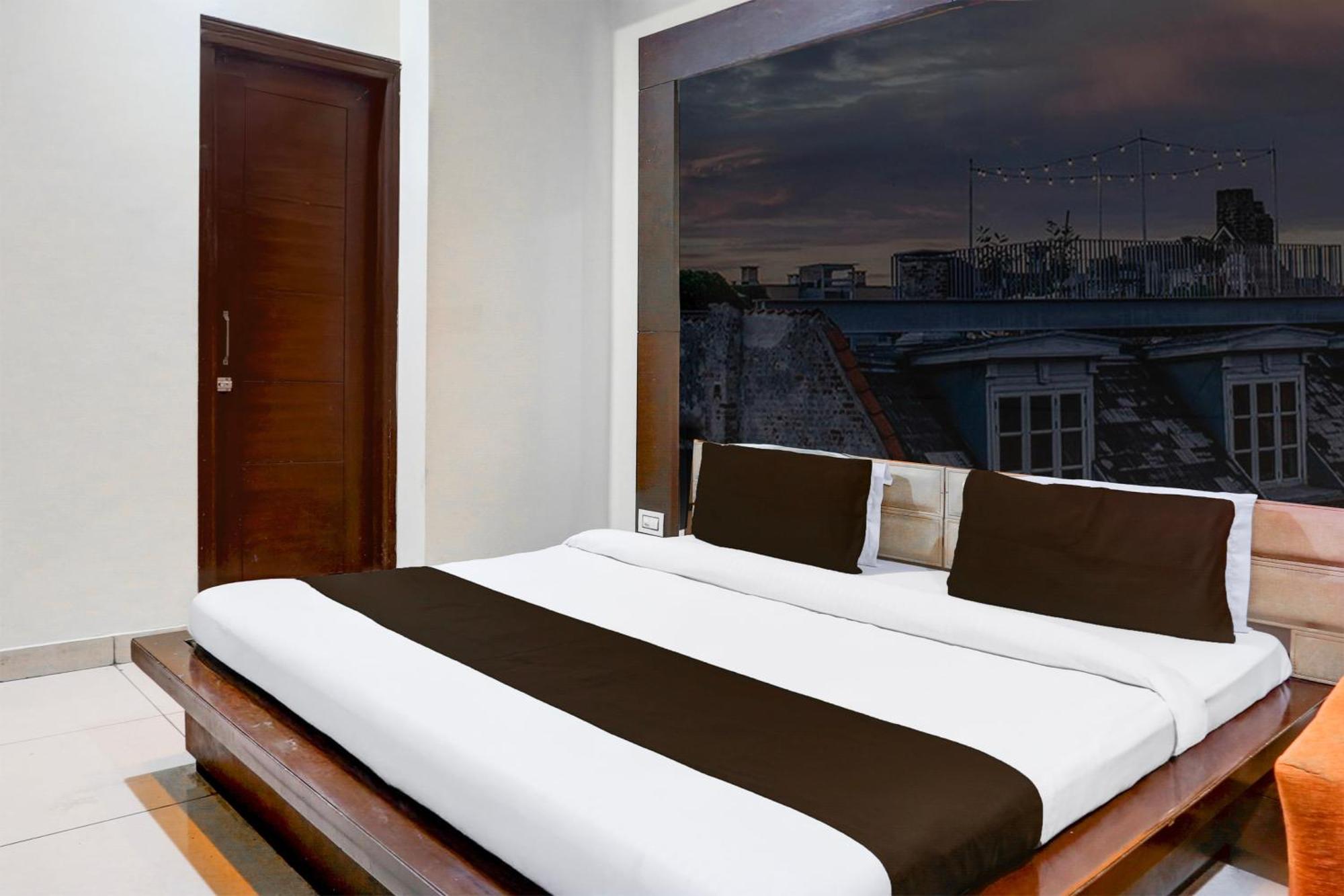 Hotel Super Collection O Railway Station Road Near Clock Tower Ludhiana Exterior foto
