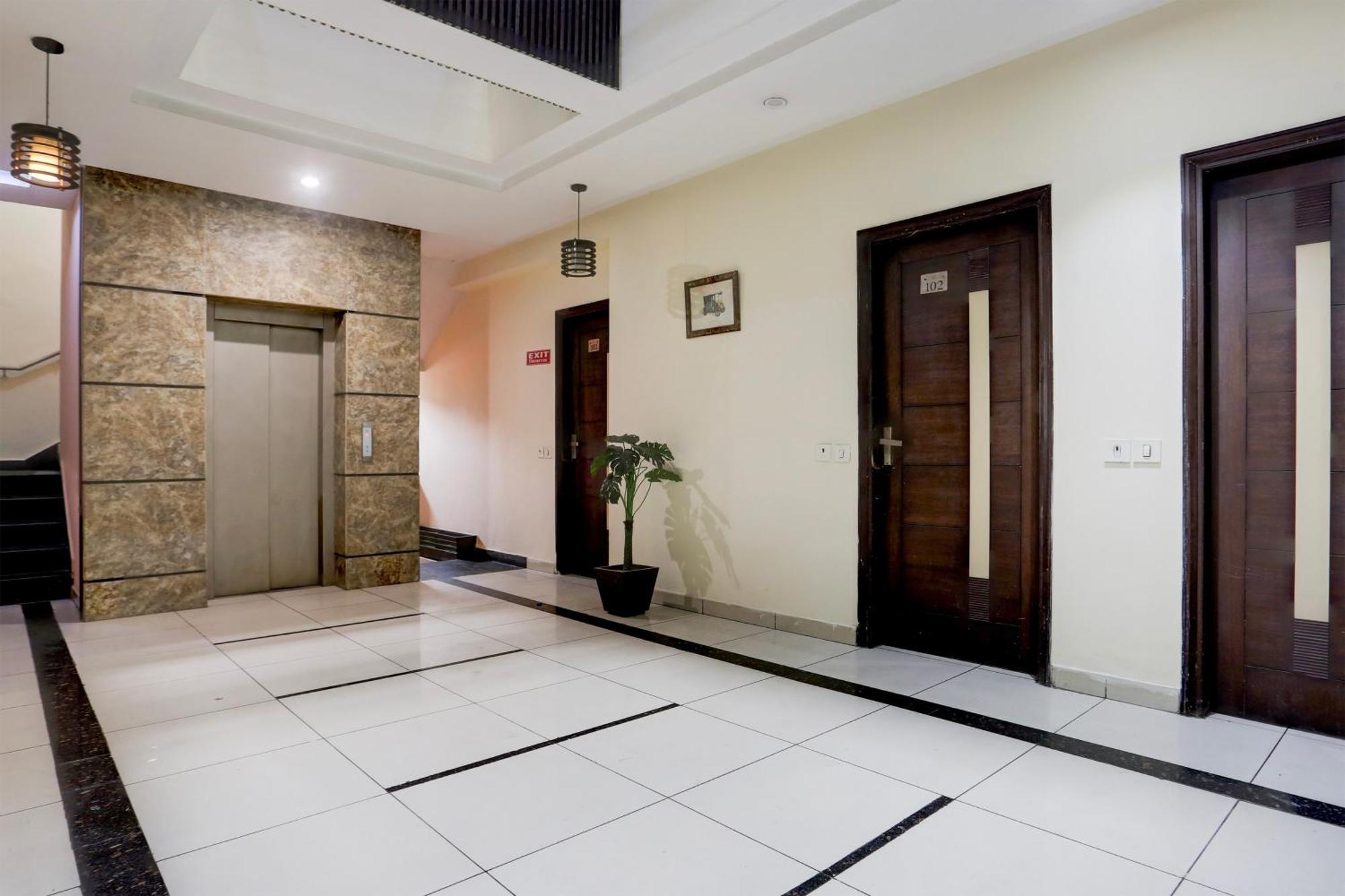 Hotel Super Collection O Railway Station Road Near Clock Tower Ludhiana Exterior foto