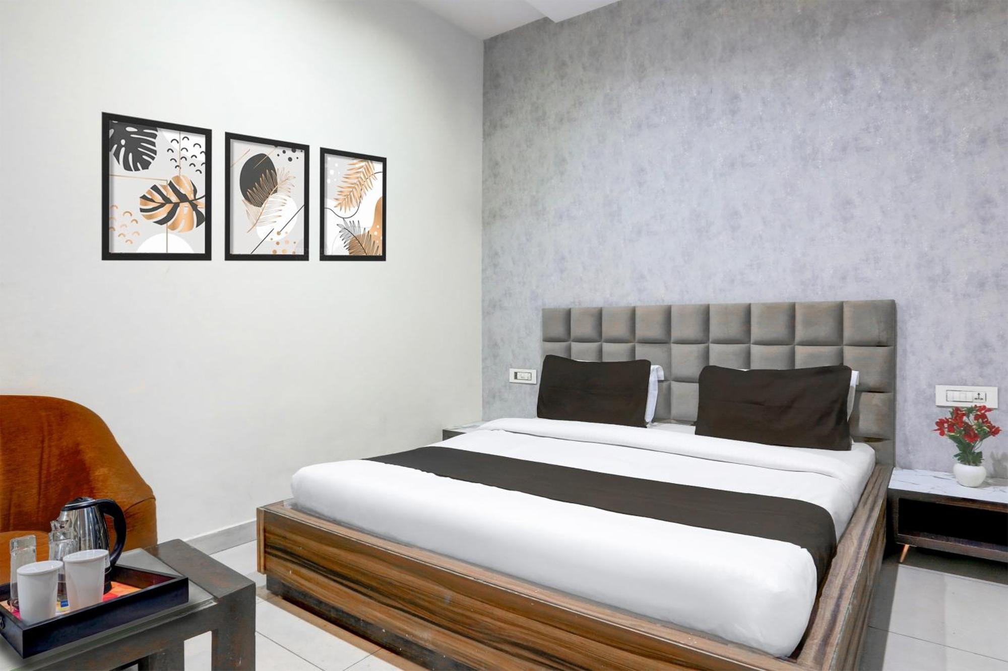 Hotel Super Collection O Railway Station Road Near Clock Tower Ludhiana Exterior foto