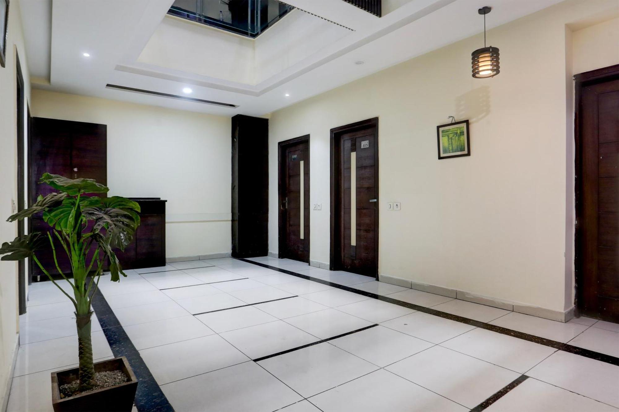 Hotel Super Collection O Railway Station Road Near Clock Tower Ludhiana Exterior foto