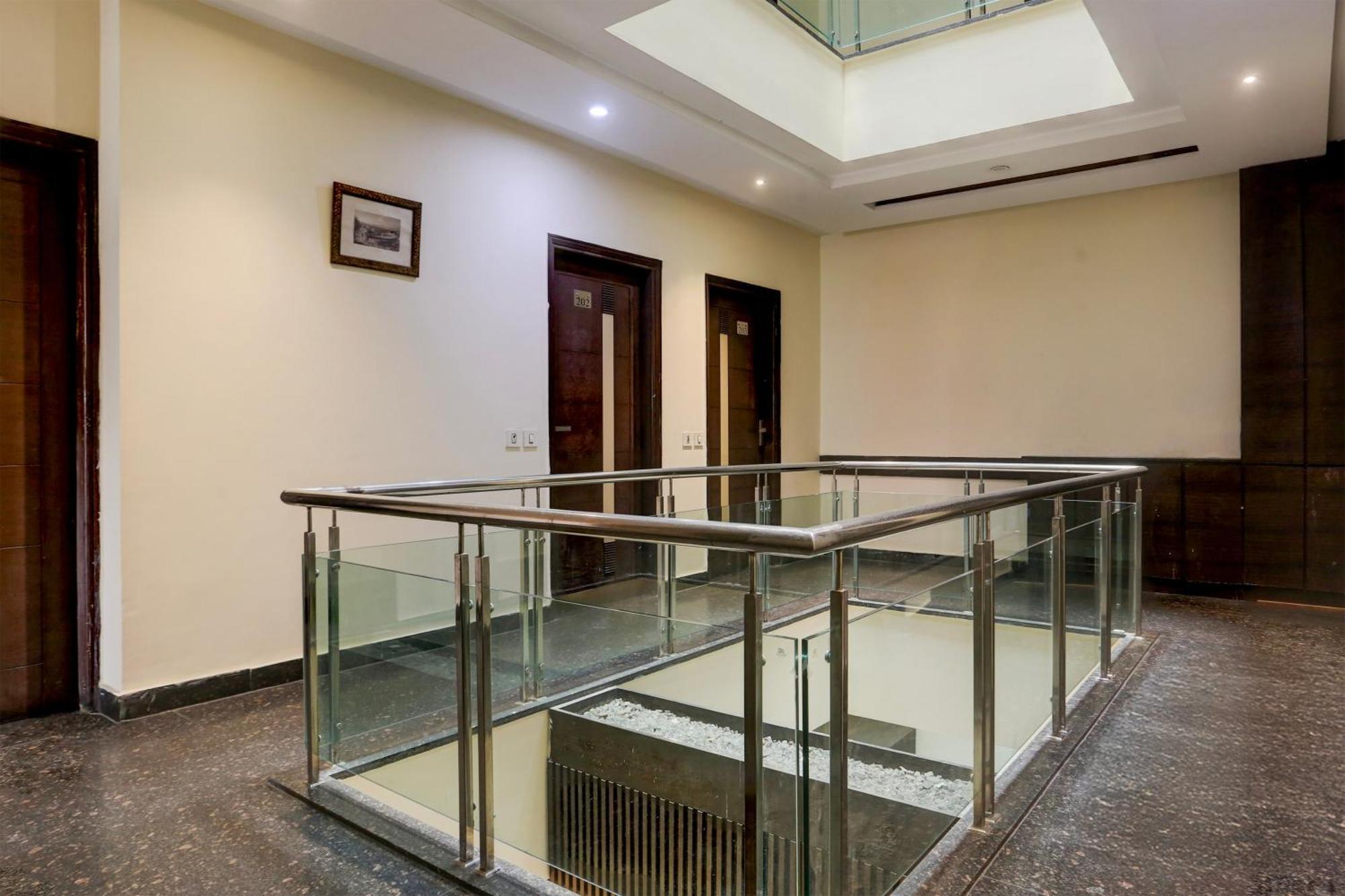 Hotel Super Collection O Railway Station Road Near Clock Tower Ludhiana Exterior foto